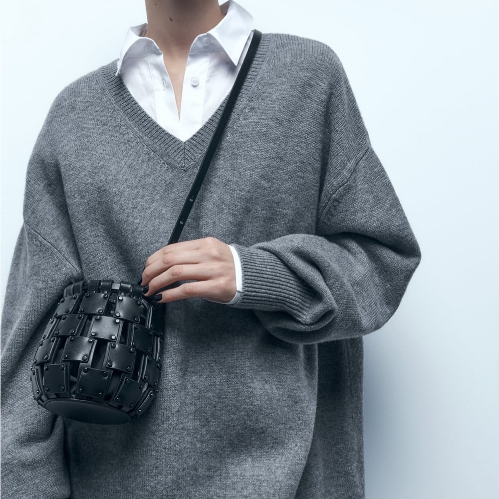 NWT Zara mini die cut bucket bag